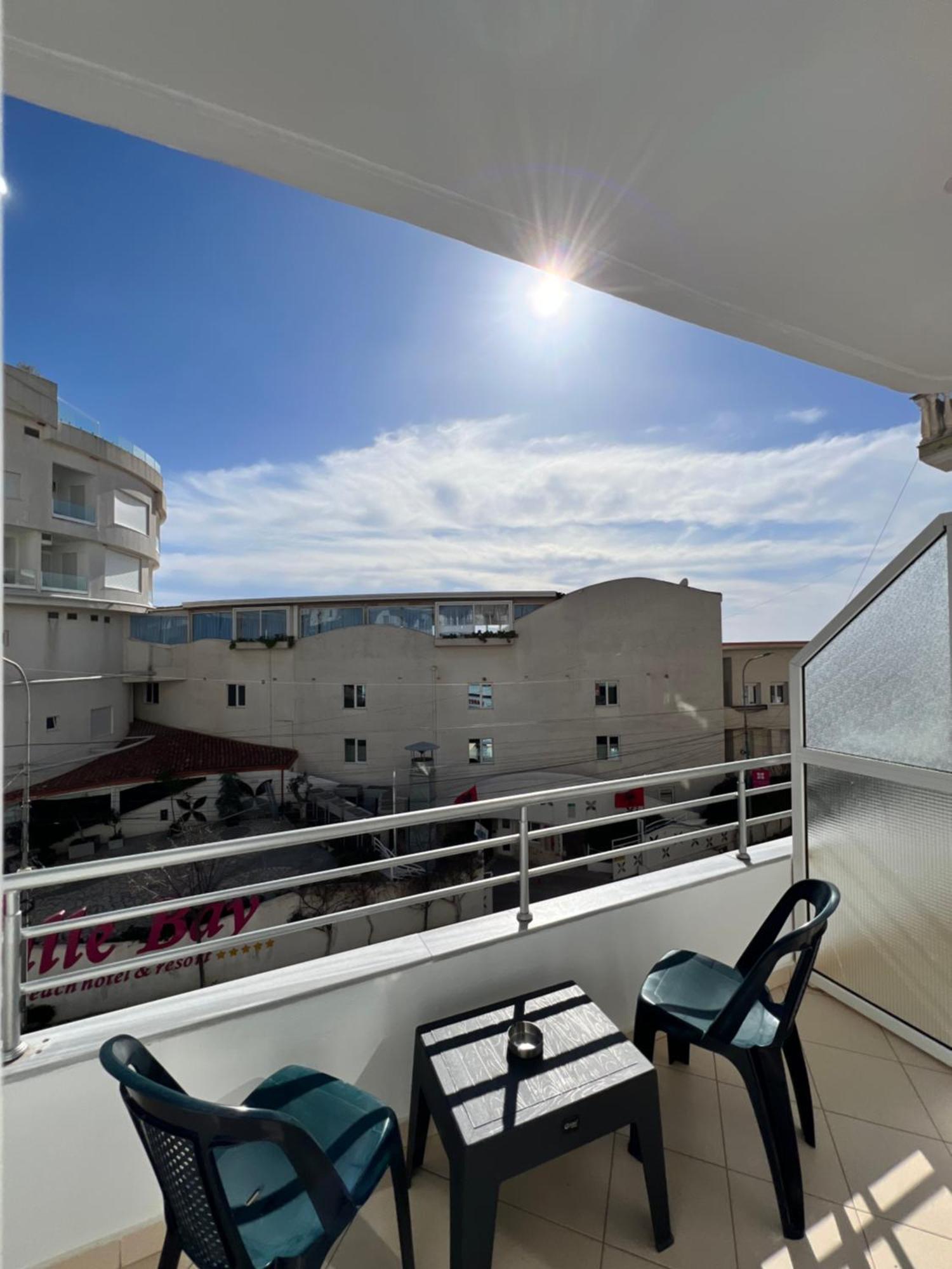 Gjoka Apartments, In Front Of Bougainville Bay Саранде Екстериор снимка